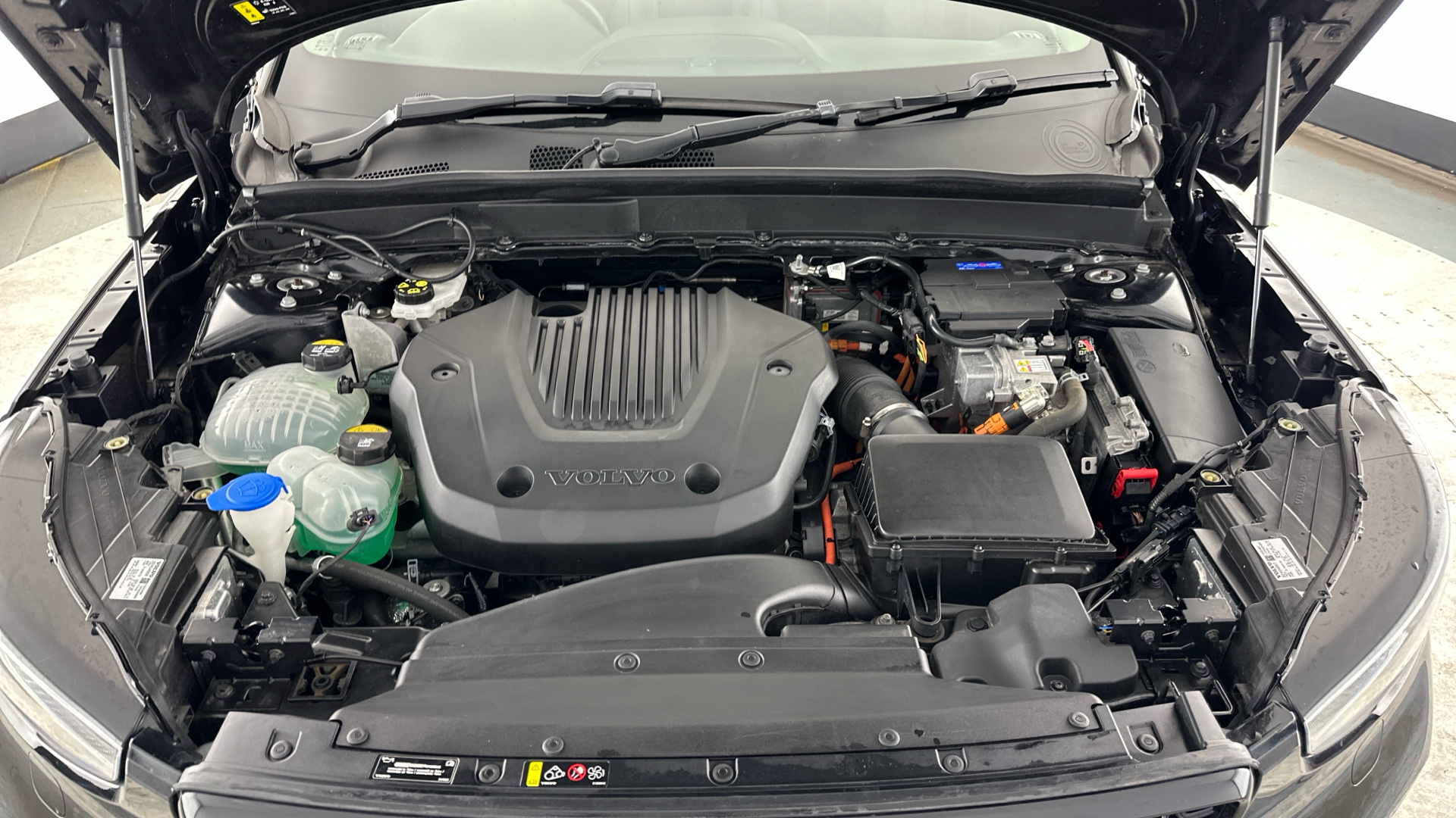 4020815 1.5 T5 Recharge PHEV Ultimate Dark 5dr Auto