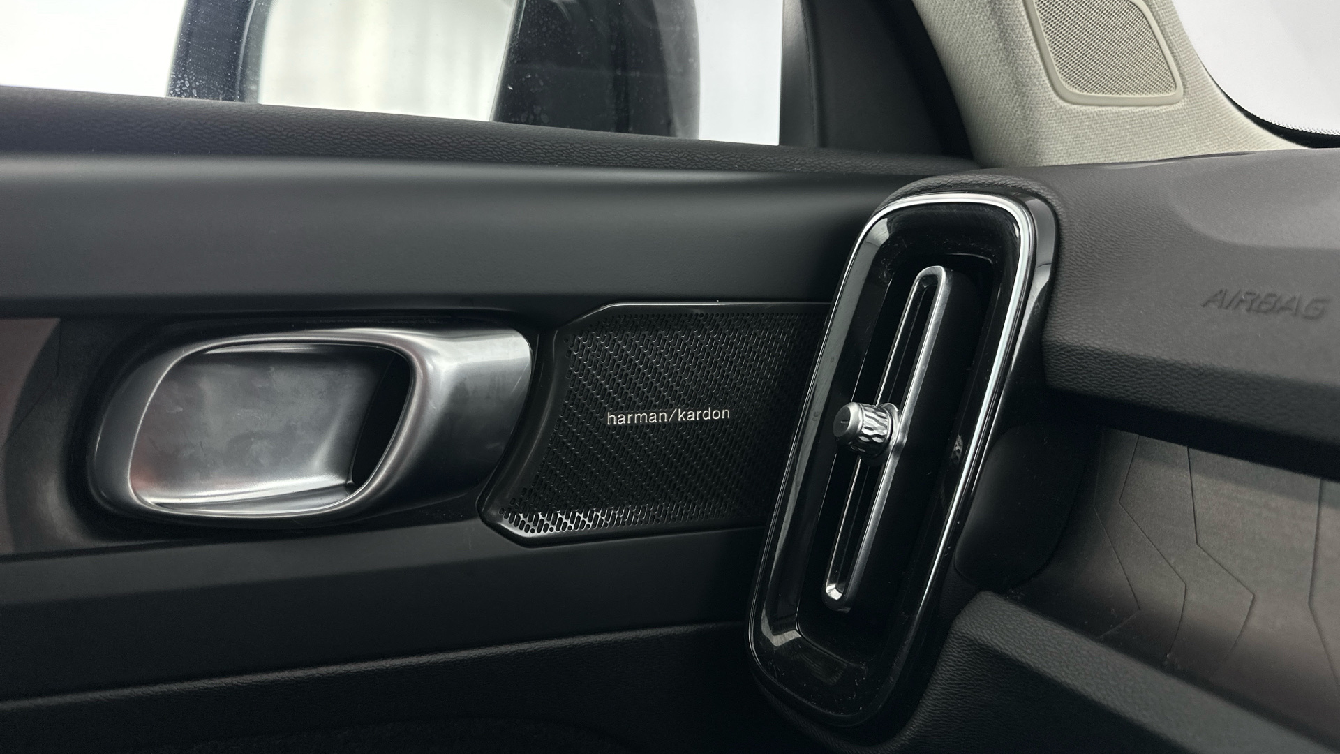 4020815 1.5 T5 Recharge PHEV Ultimate Dark 5dr Auto