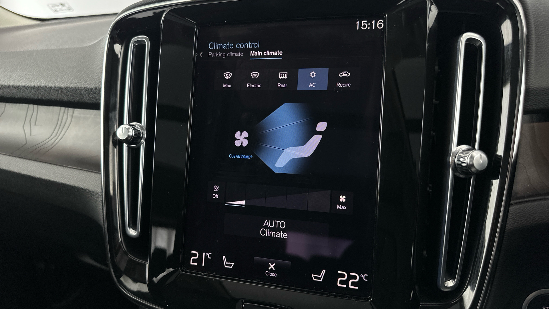 4020815 1.5 T5 Recharge PHEV Ultimate Dark 5dr Auto