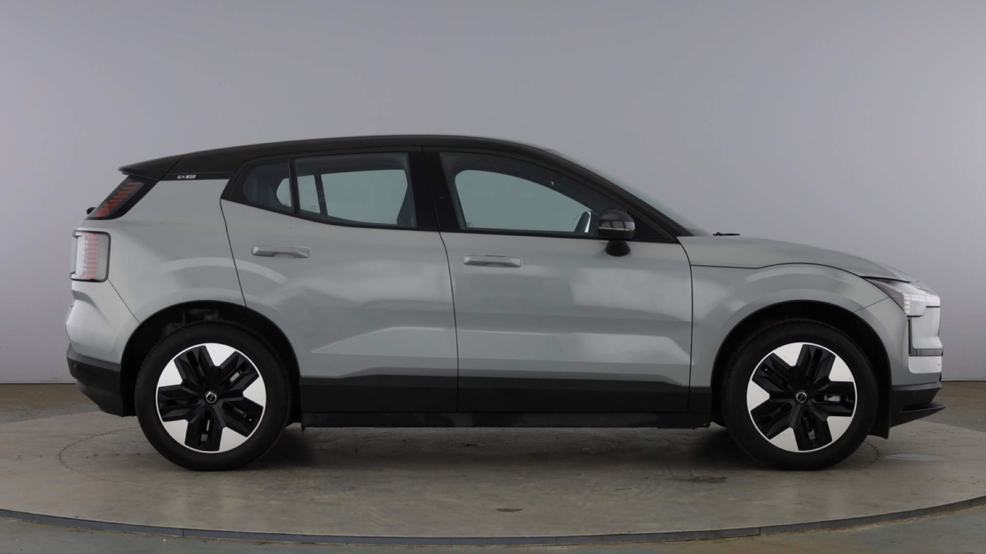 4020911 200kW Single Motor Plus 51kWh 5dr Auto