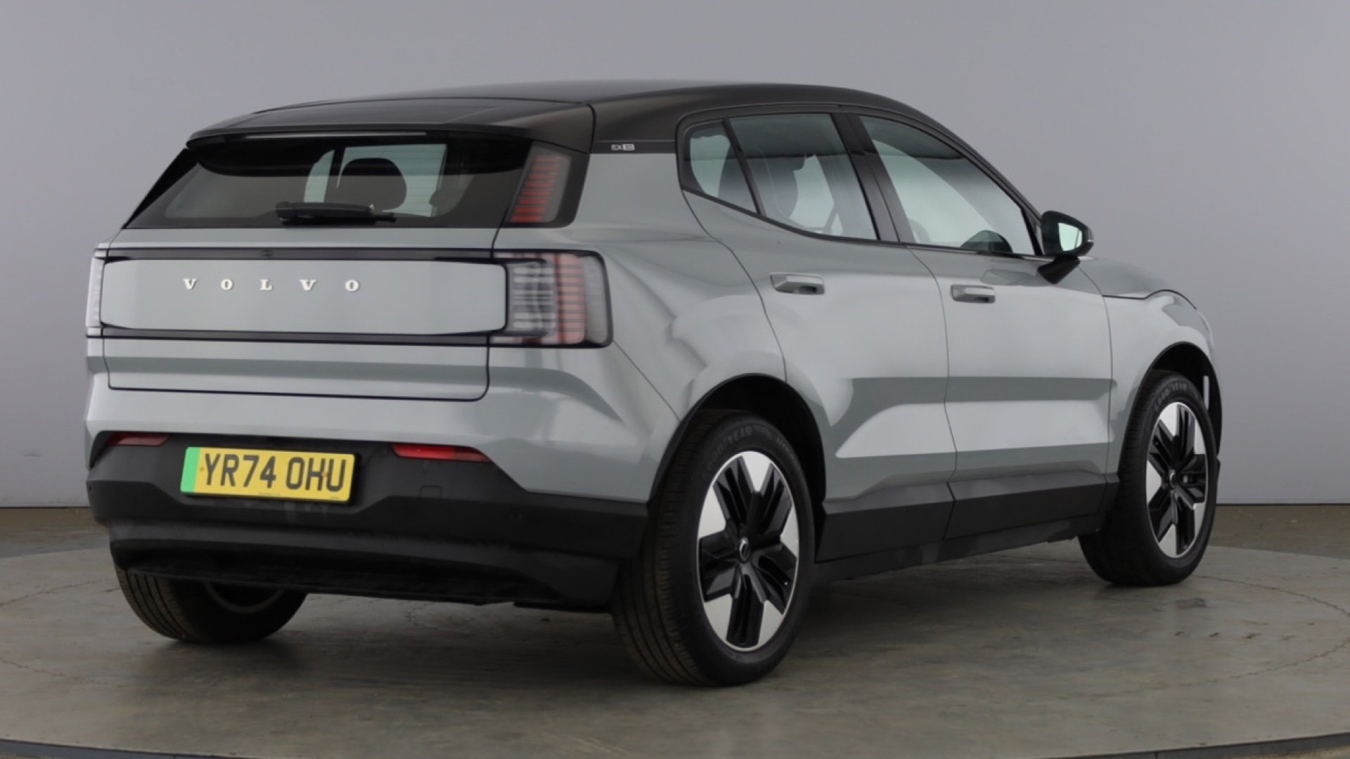 4020911 200kW Single Motor Plus 51kWh 5dr Auto