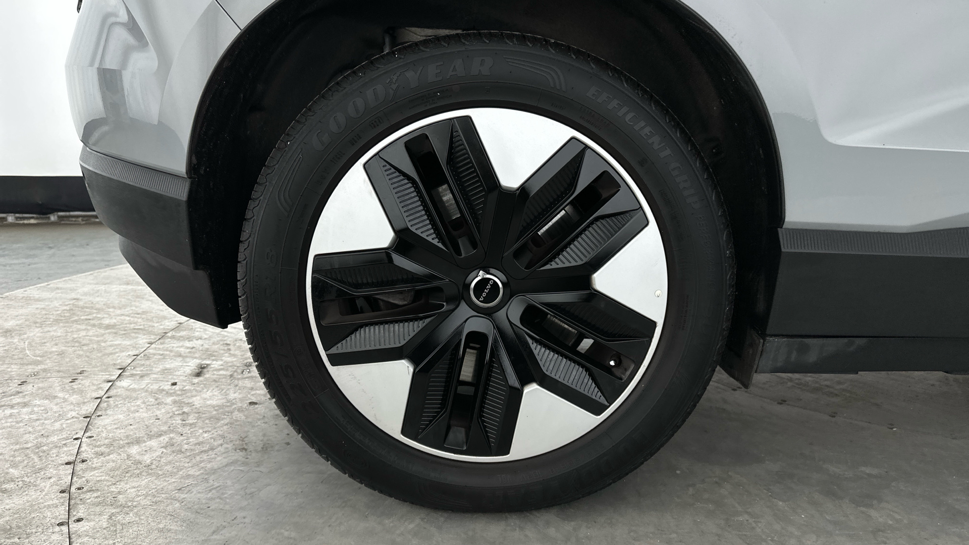 4020911 200kW Single Motor Plus 51kWh 5dr Auto