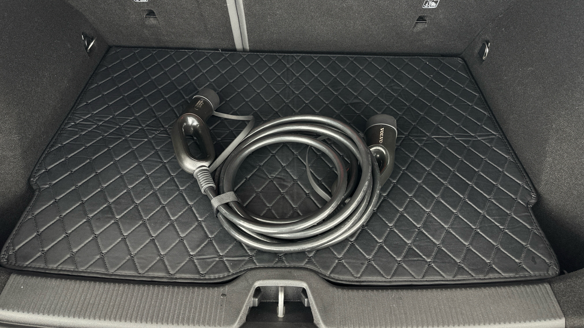 4020911 200kW Single Motor Plus 51kWh 5dr Auto