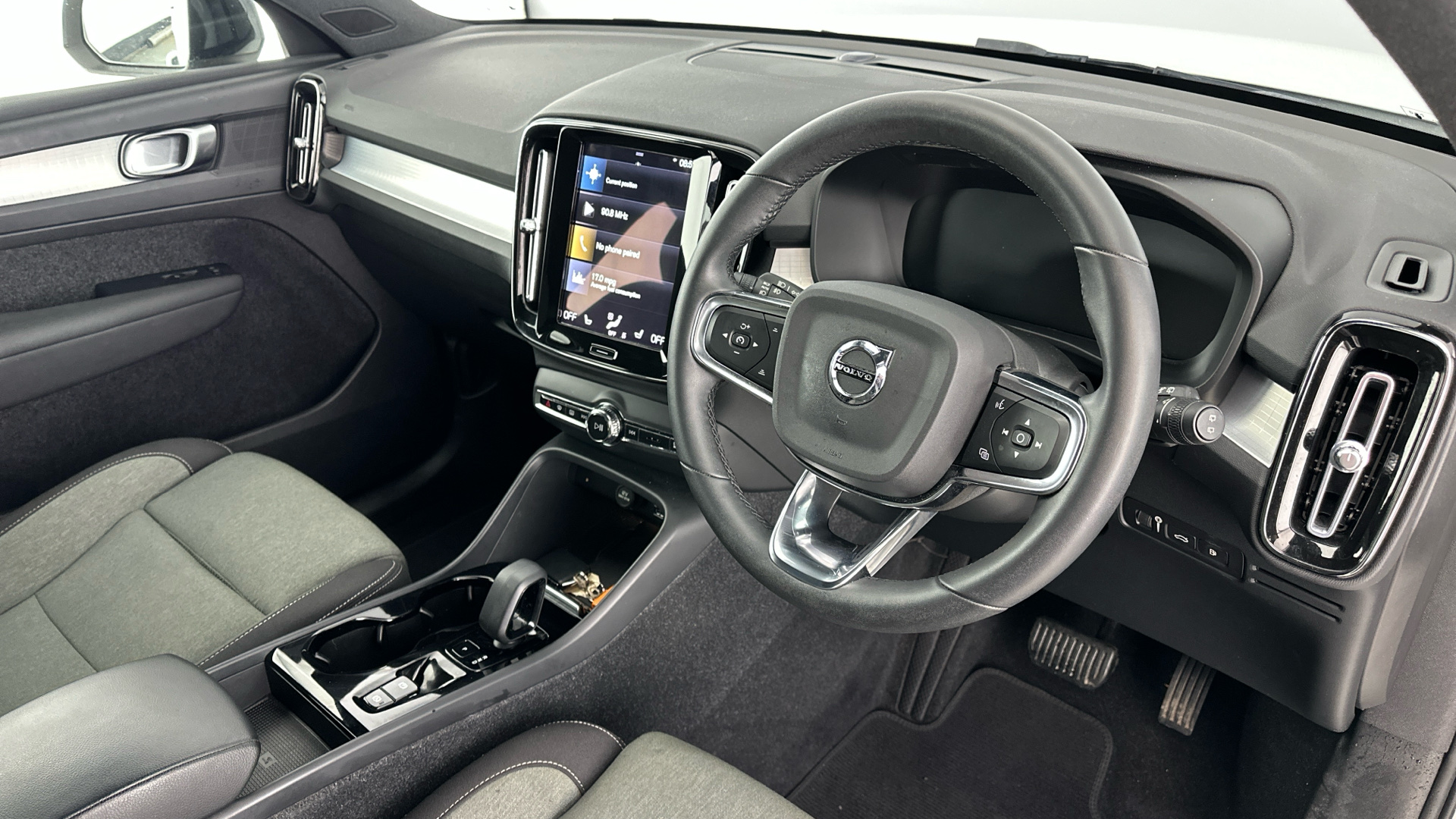 4060151 1.5 T4 Recharge PHEV Plus Dark 5dr Auto