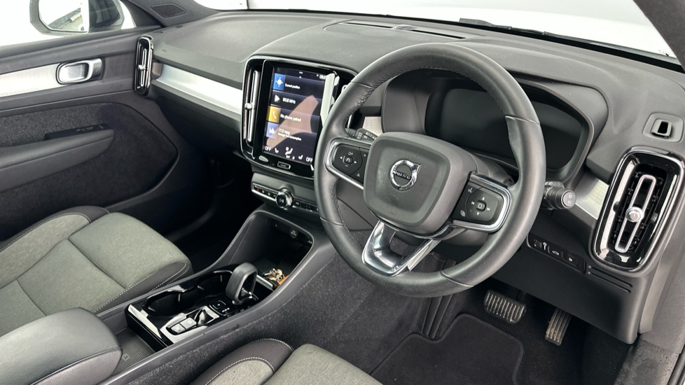 VOLVO XC40 Image 8