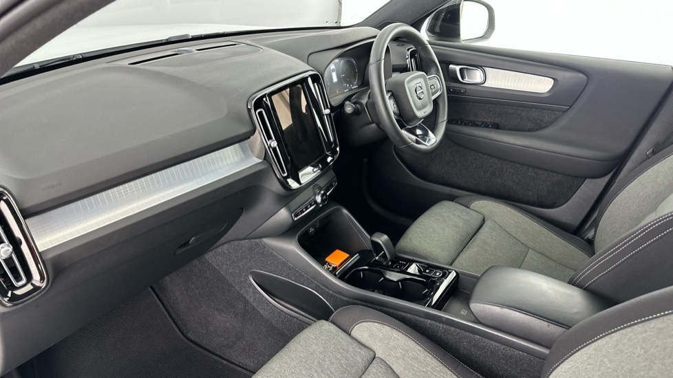 VOLVO XC40 Image 9