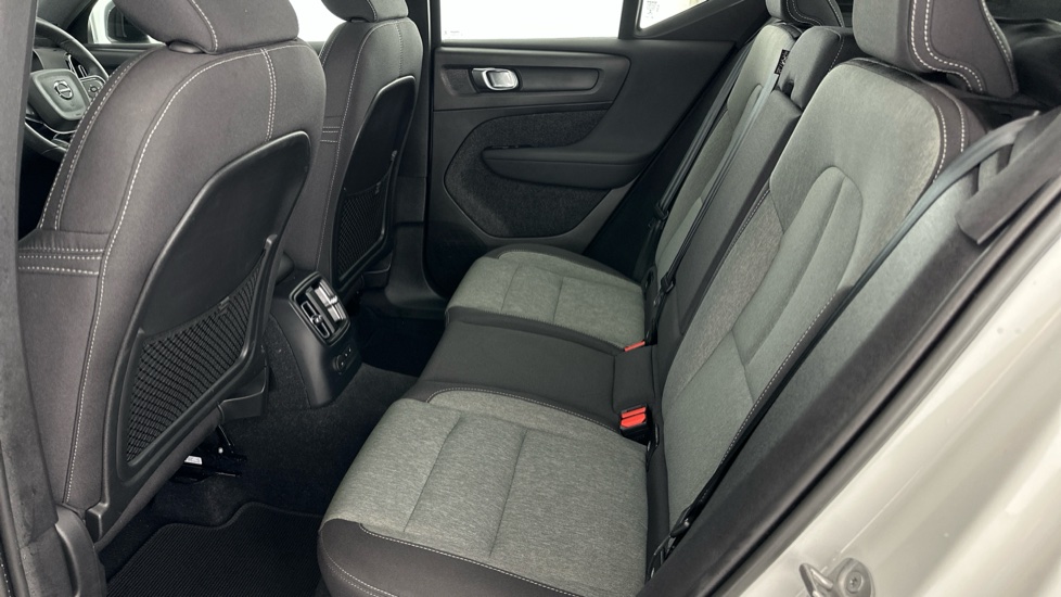 VOLVO XC40 Image 13