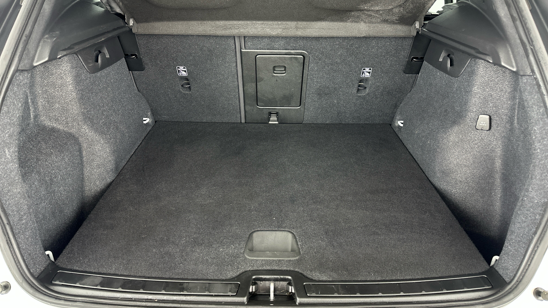 4060151 1.5 T4 Recharge PHEV Plus Dark 5dr Auto