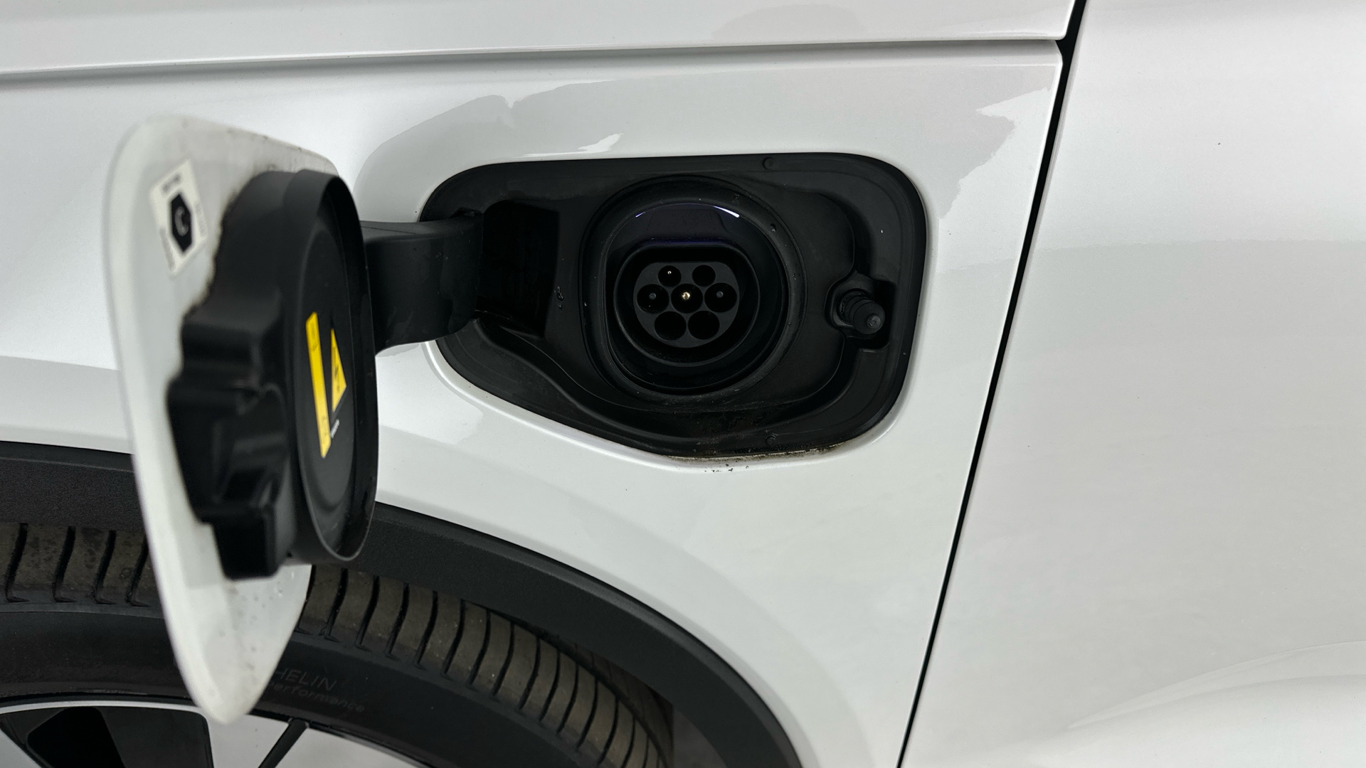 4060151 1.5 T4 Recharge PHEV Plus Dark 5dr Auto