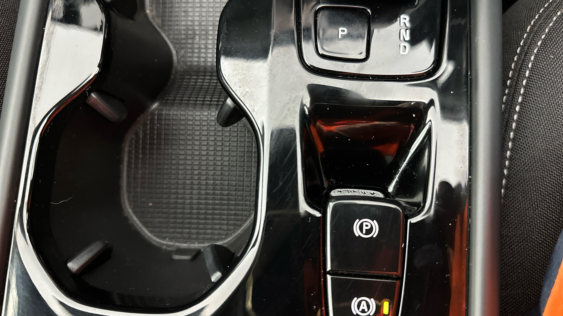 4060151 1.5 T4 Recharge PHEV Plus Dark 5dr Auto