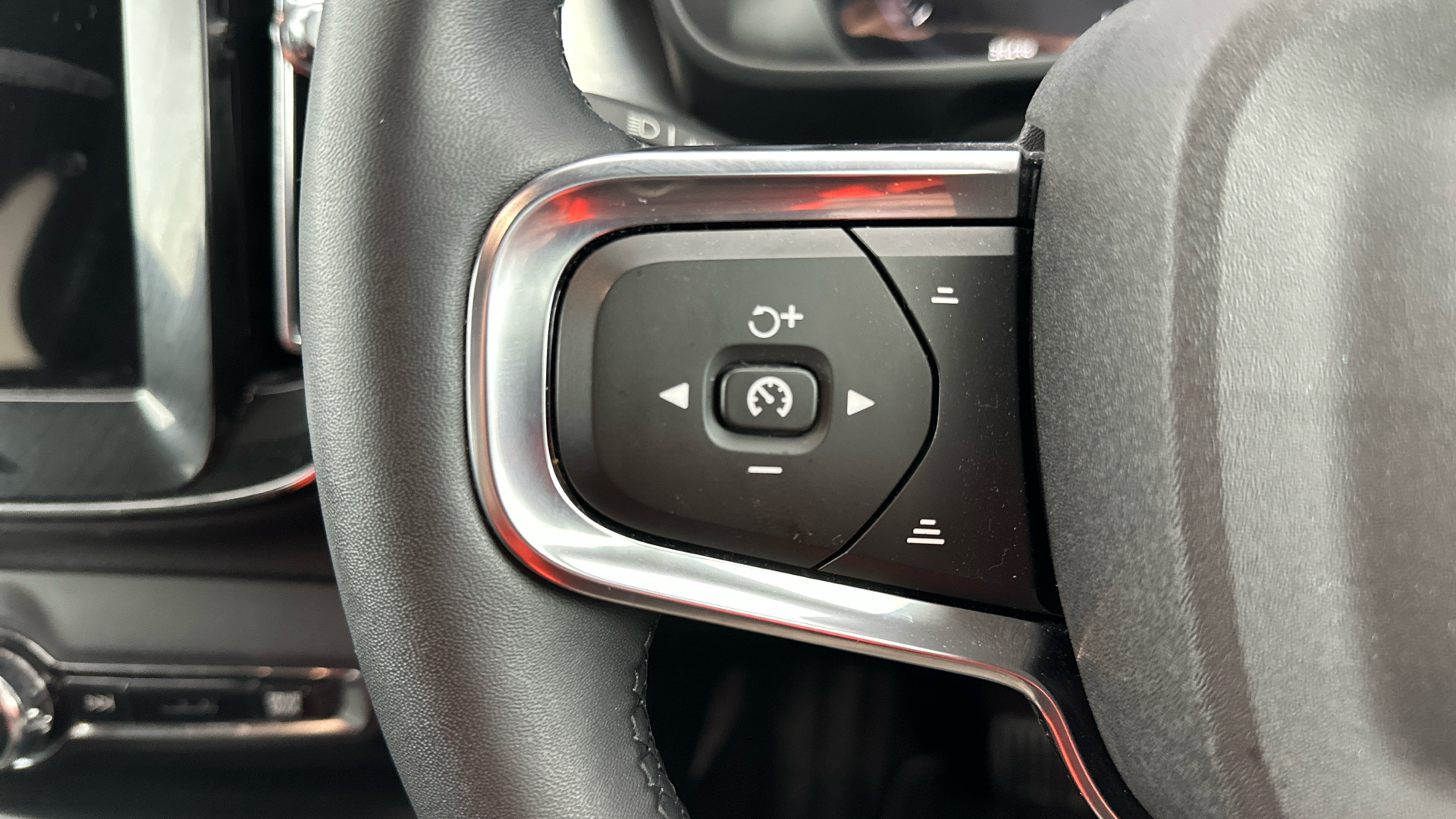 4020903 1.5 T4 Recharge PHEV Core Bright 5dr Auto