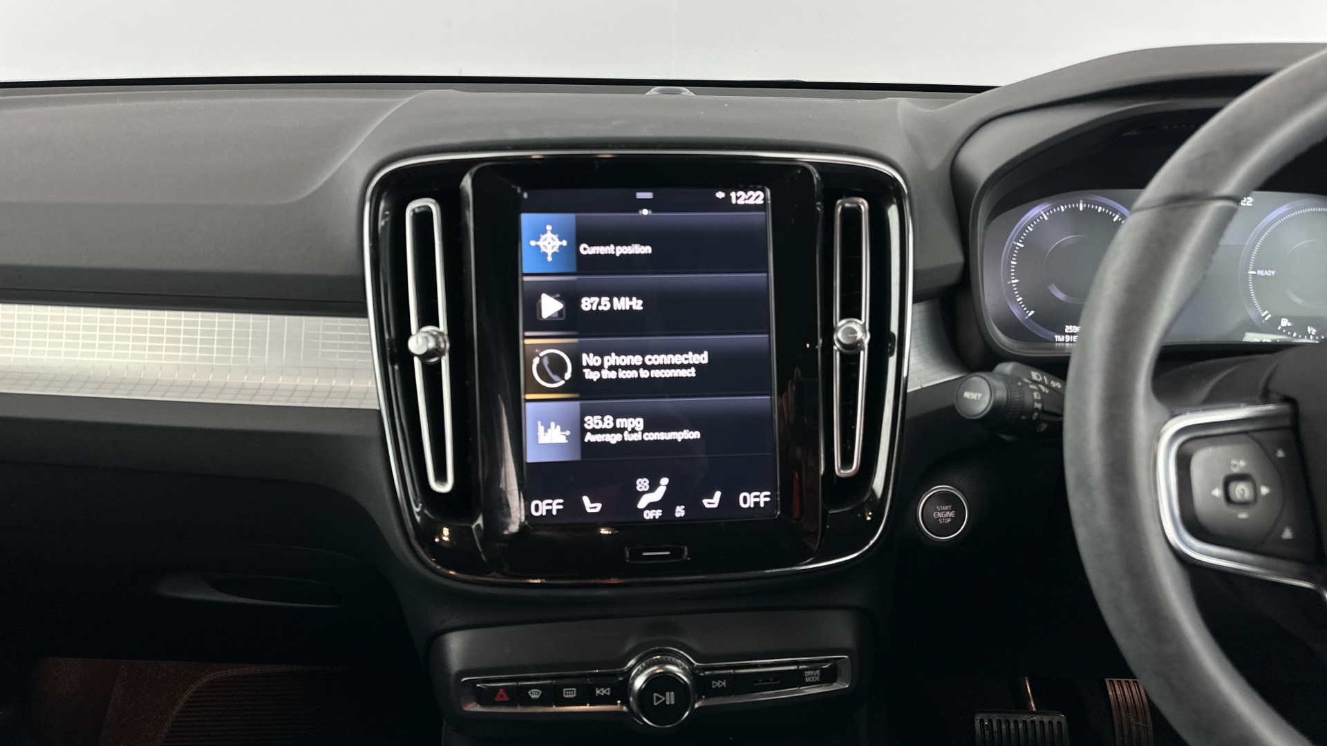 4049541 1.5 T4 Recharge PHEV Plus Dark 5dr Auto