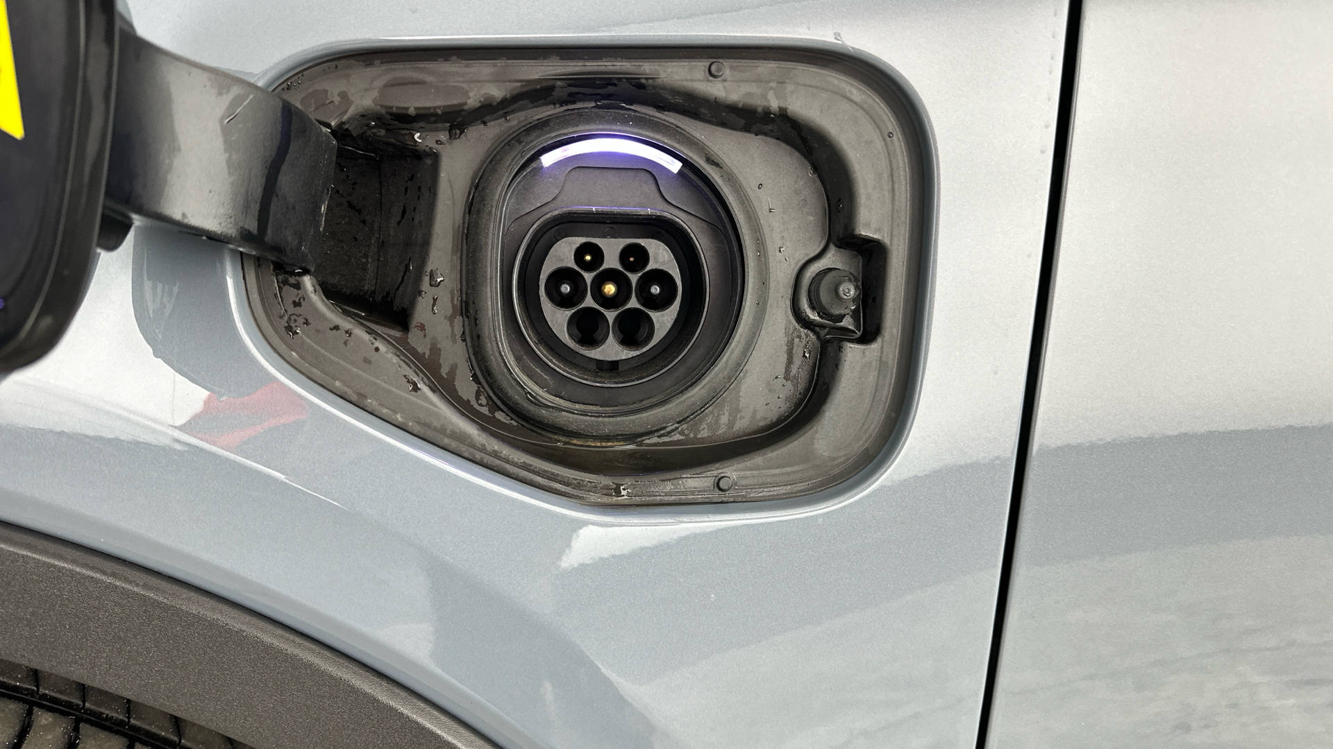 4049541 1.5 T4 Recharge PHEV Plus Dark 5dr Auto