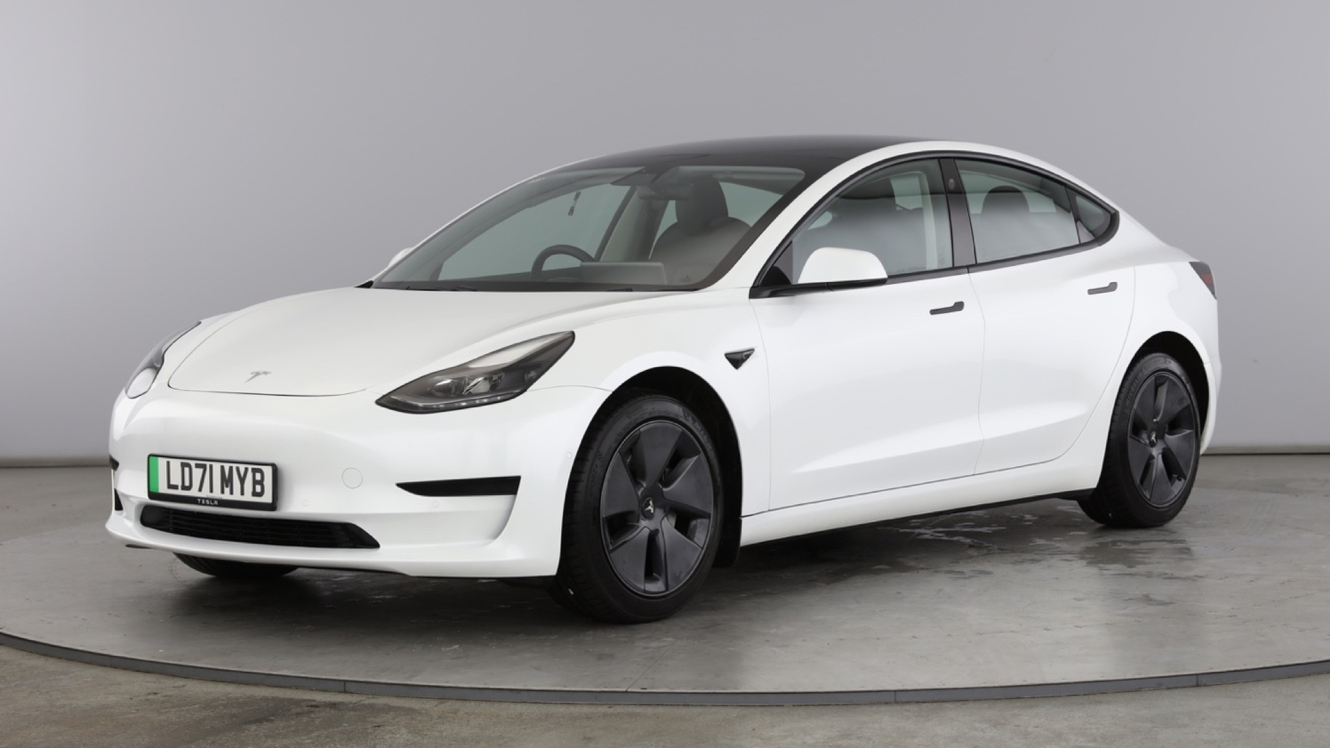 Tesla Model 3 Saloon Standard Plus 4dr Auto