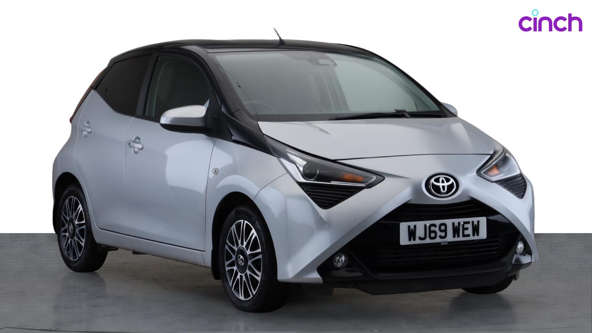 Toyota AYGO listing photo
