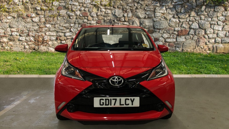 Toyota Aygo 1 0 Vvt I X Play 5dr Hatchback 17 Available From Ford Ashford