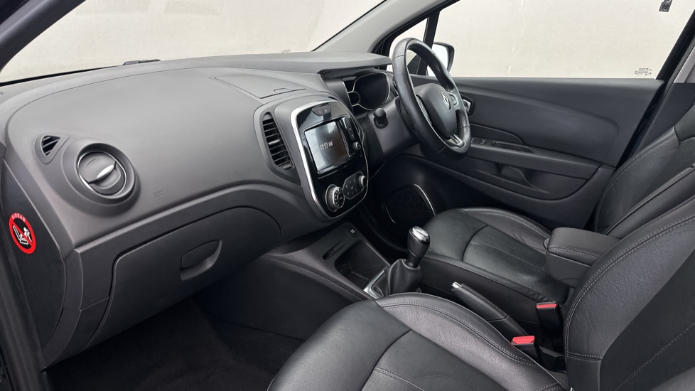 Used 2018 BLACK Renault Captur 0.9 TCE 90 Signature X Nav 5dr 