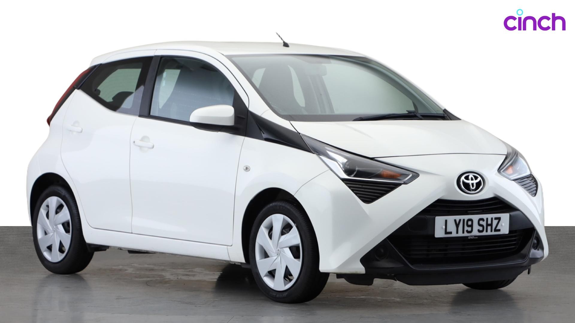 Toyota AYGO listing photo
