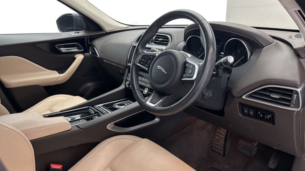 Used 2019 BLACK Jaguar F-PACE 2.0d Prestige 5dr Auto, 21,410 miles 