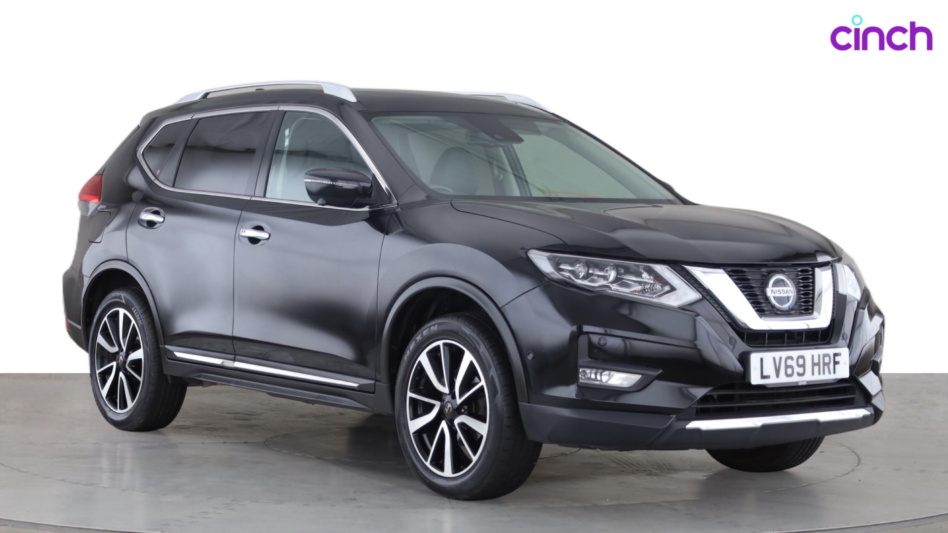 Nissan X-TRAIL listing photo