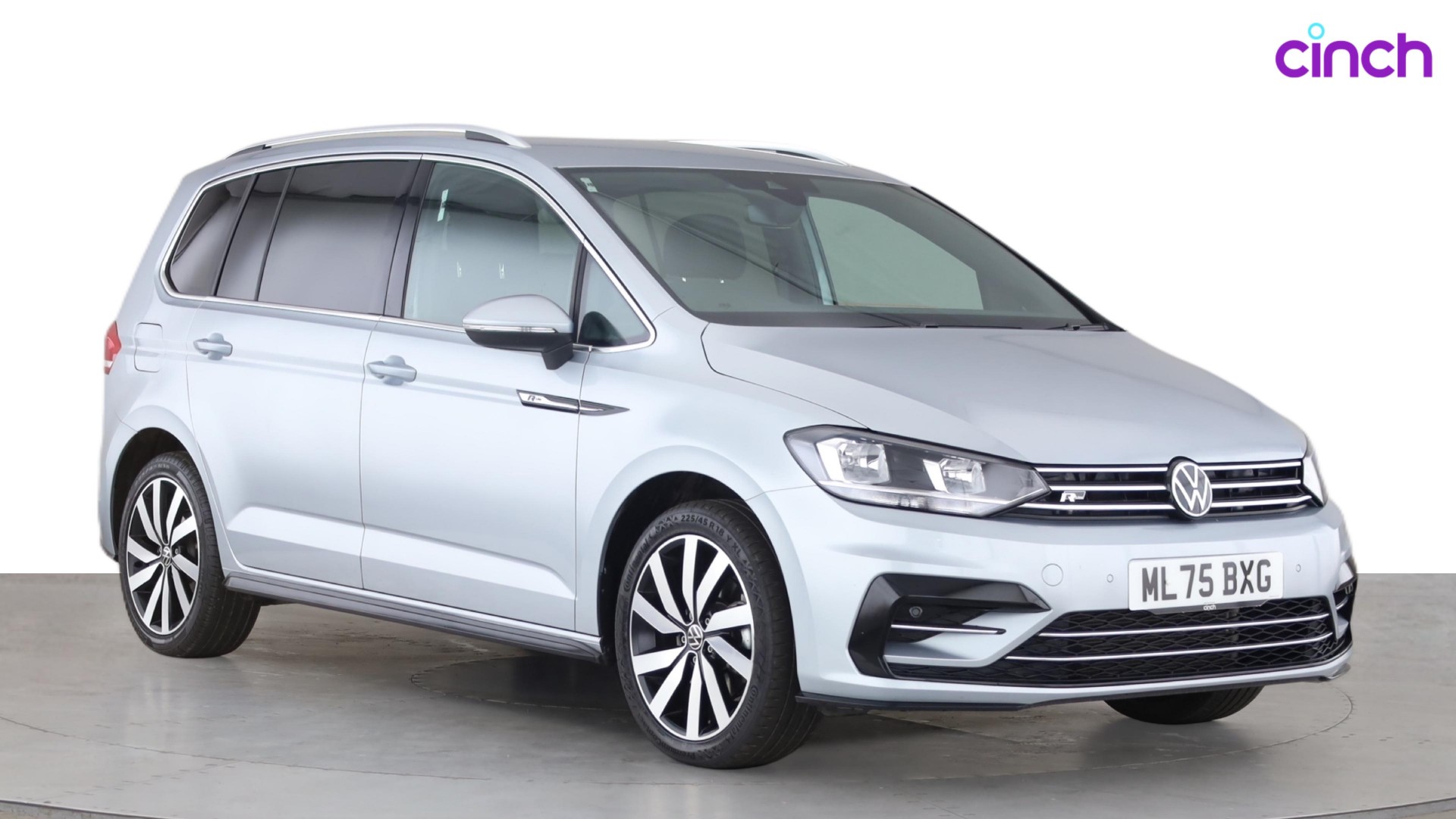 Volkswagen Touran listing photo