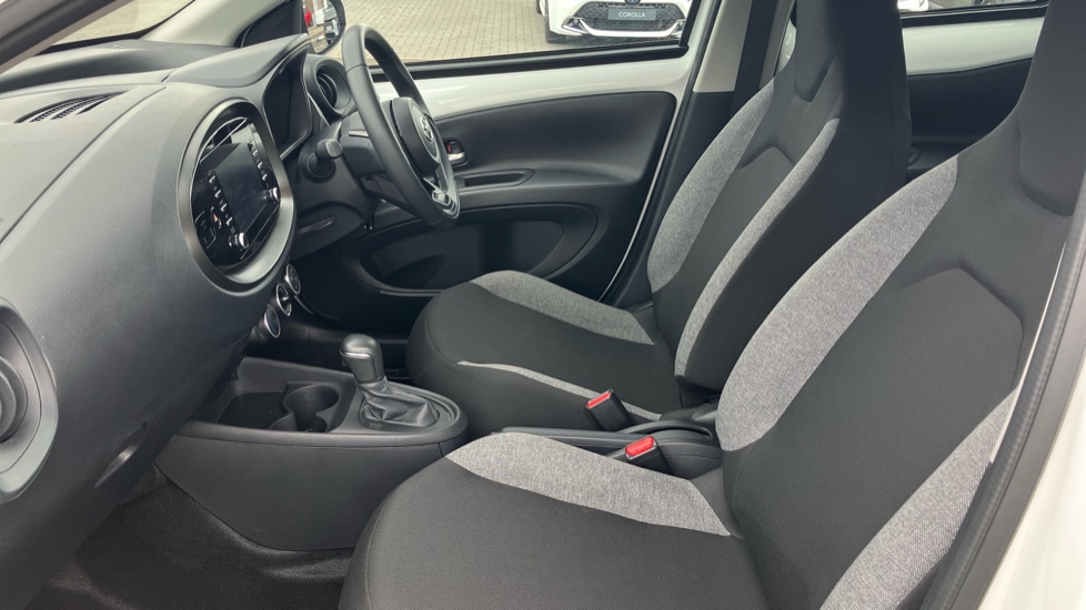Toyota Aygo X 1.0 VVT-i Pure 5dr Auto Petrol Hatchback - Image 5