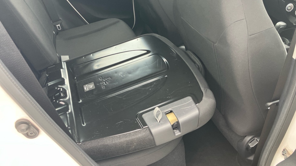 Toyota Aygo X 1.0 VVT-i Pure 5dr Auto Petrol Hatchback - Image 18