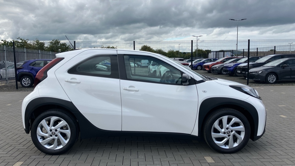 Toyota Aygo X 1.0 VVT-i Pure 5dr Auto Petrol Hatchback - Image 23