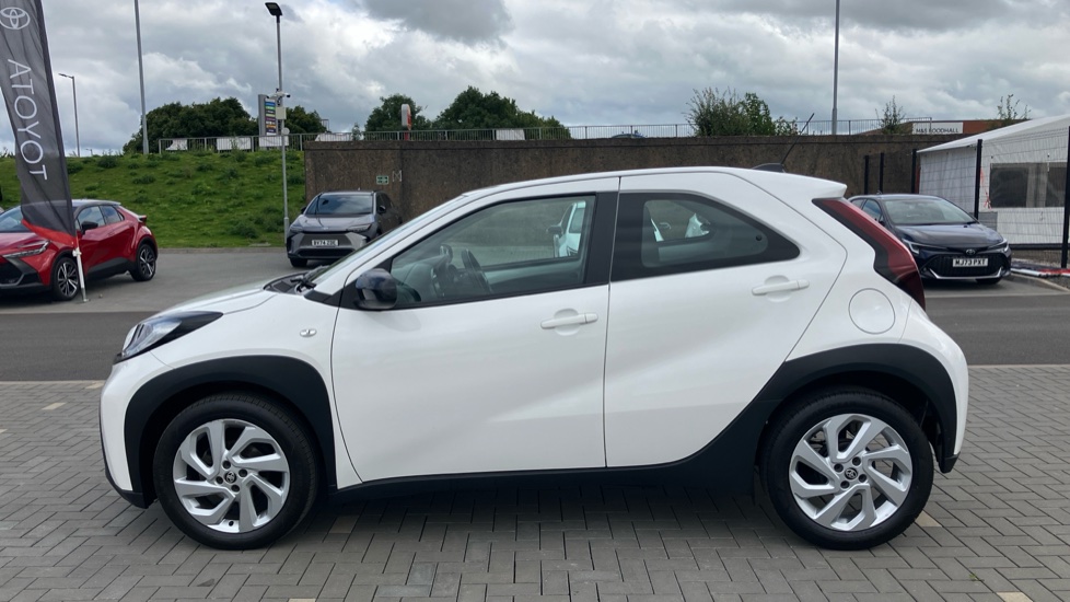 Toyota Aygo X 1.0 VVT-i Pure 5dr Auto Petrol Hatchback - Image 24