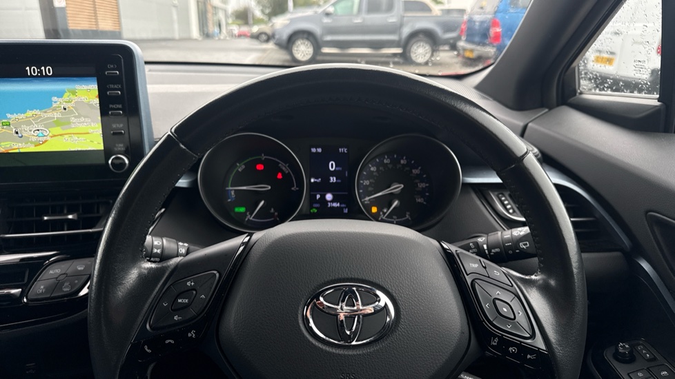 Toyota C-HR 1.8 Hybrid Design 5dr CVT Hybrid Hatchback - Image 11