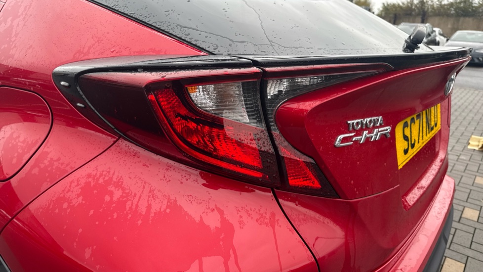 Toyota C-HR 1.8 Hybrid Design 5dr CVT Hybrid Hatchback - Image 21