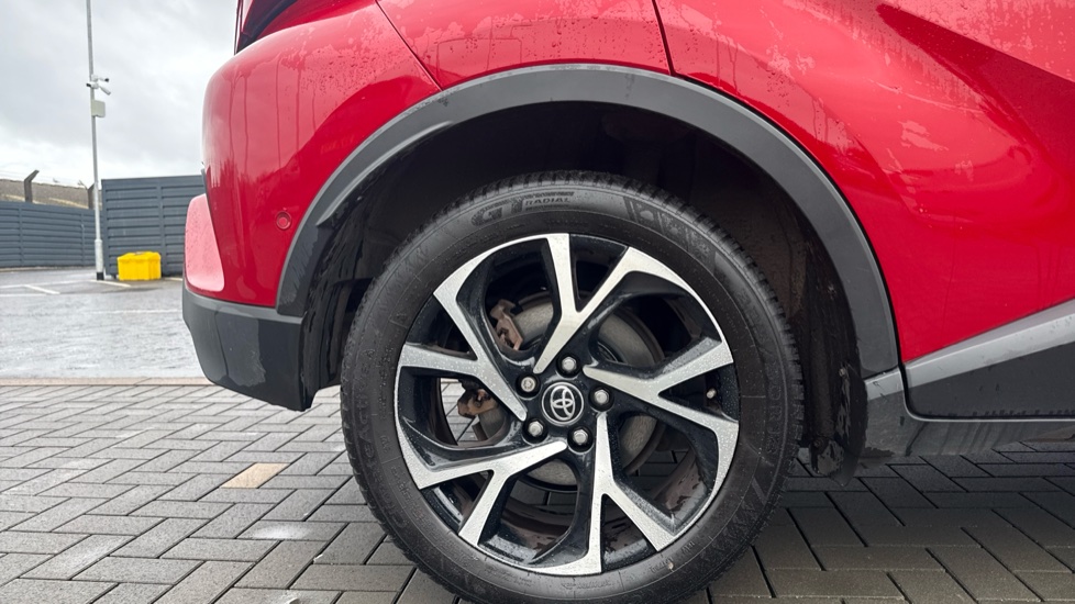 Toyota C-HR 1.8 Hybrid Design 5dr CVT Hybrid Hatchback - Image 25