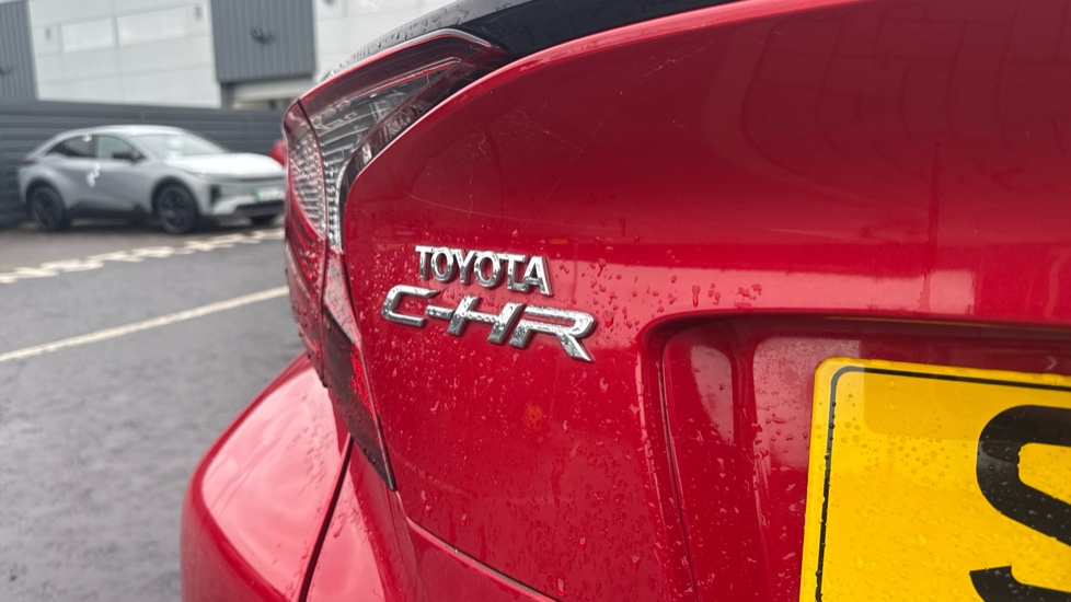 Toyota C-HR 1.8 Hybrid Design 5dr CVT Hybrid Hatchback - Image 35