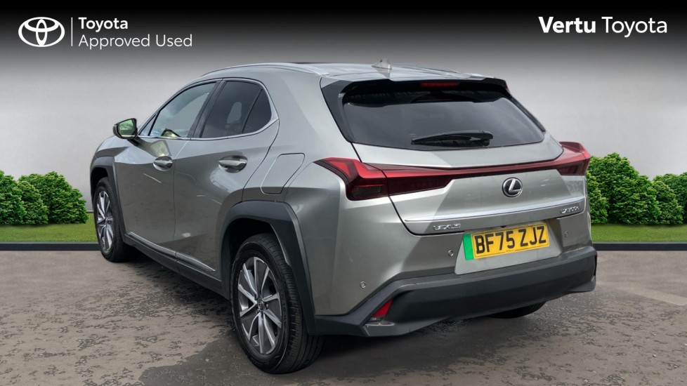 Lexus UX 300e 150kW 72.8 kWh Premium 5dr E-CVT Electric Hatchback - Image 4