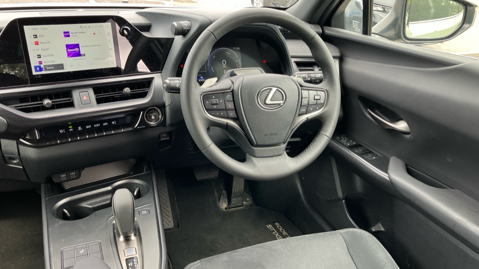 Lexus UX 300e 150kW 72.8 kWh Premium 5dr E-CVT Electric Hatchback - Image 7