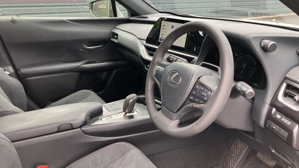 Lexus UX 300e 150kW 72.8 kWh Premium 5dr E-CVT Electric Hatchback - Image 12