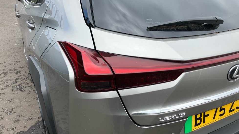 Lexus UX 300e 150kW 72.8 kWh Premium 5dr E-CVT Electric Hatchback - Image 21