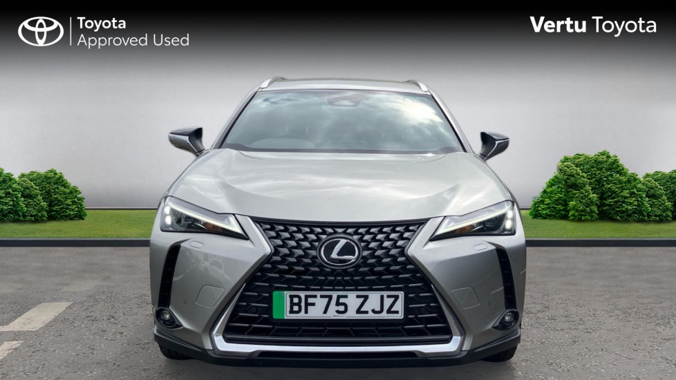 Lexus UX 300e 150kW 72.8 kWh Premium 5dr E-CVT Electric Hatchback - Image 22