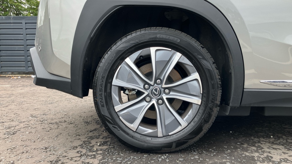 Lexus UX 300e 150kW 72.8 kWh Premium 5dr E-CVT Electric Hatchback - Image 25