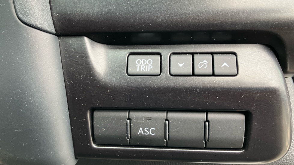 Lexus UX 300e 150kW 72.8 kWh Premium 5dr E-CVT Electric Hatchback - Image 31