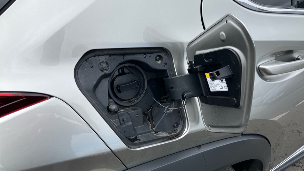 Lexus UX 300e 150kW 72.8 kWh Premium 5dr E-CVT Electric Hatchback - Image 43