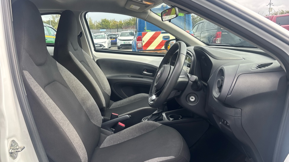 Toyota Aygo X 1.0 VVT-i Pure 5dr Auto Petrol Hatchback - Image 12