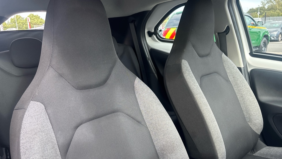 Toyota Aygo X 1.0 VVT-i Pure 5dr Auto Petrol Hatchback - Image 17