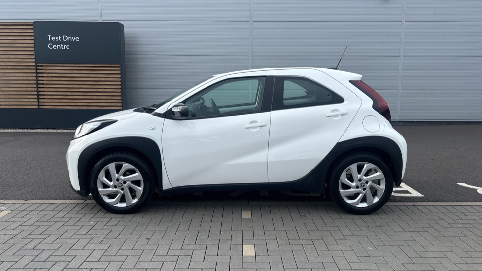 Toyota Aygo X 1.0 VVT-i Pure 5dr Auto Petrol Hatchback - Image 24