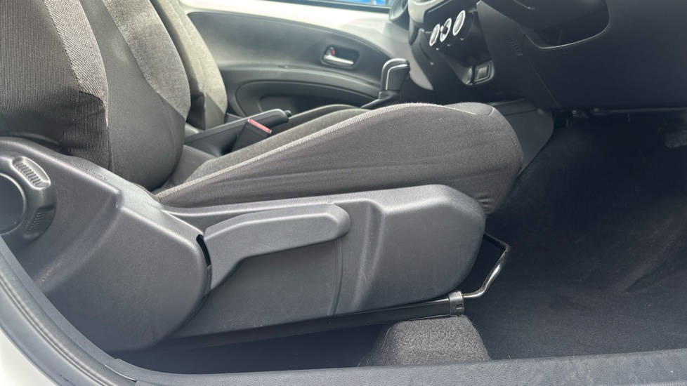 Toyota Aygo X 1.0 VVT-i Pure 5dr Auto Petrol Hatchback - Image 30