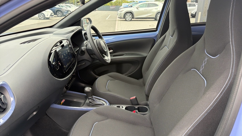 Toyota Aygo X 1.5 Hybrid Design 5dr CVT Hybrid Hatchback - Image 5