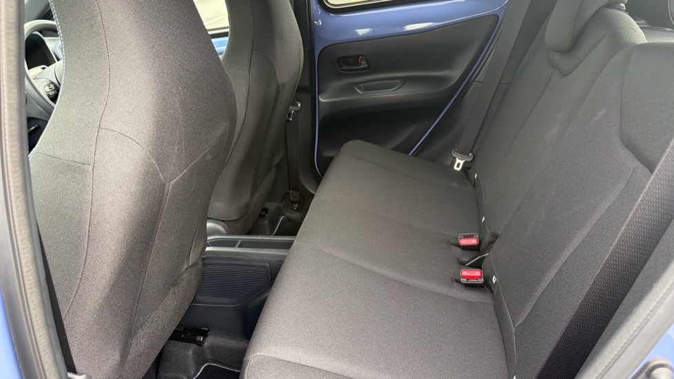 Toyota Aygo X 1.5 Hybrid Design 5dr CVT Hybrid Hatchback - Image 15