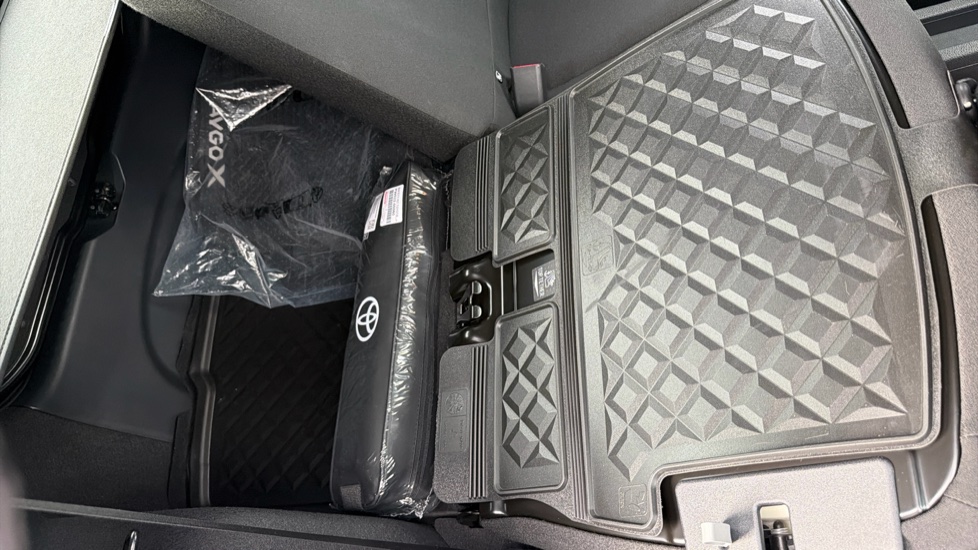 Toyota Aygo X 1.5 Hybrid Design 5dr CVT Hybrid Hatchback - Image 18