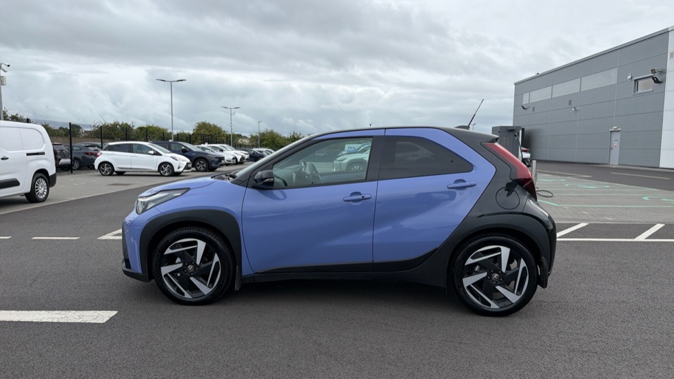 Toyota Aygo X 1.5 Hybrid Design 5dr CVT Hybrid Hatchback - Image 24