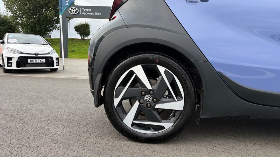 Toyota Aygo X 1.5 Hybrid Design 5dr CVT Hybrid Hatchback - Image 25